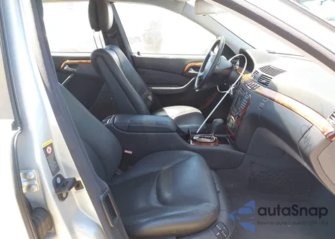 2001 Mercedes-Benz S 500 z USA, uszkodzony, nr VIN WDBNG75J01A212600